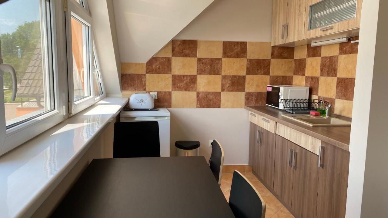 Korall Apartman Balatonfuzfo Exterior foto