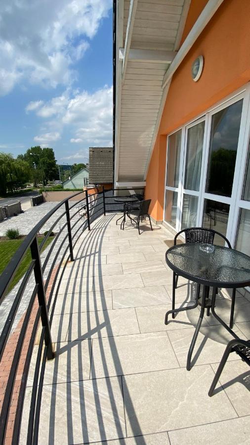Korall Apartman Balatonfuzfo Exterior foto