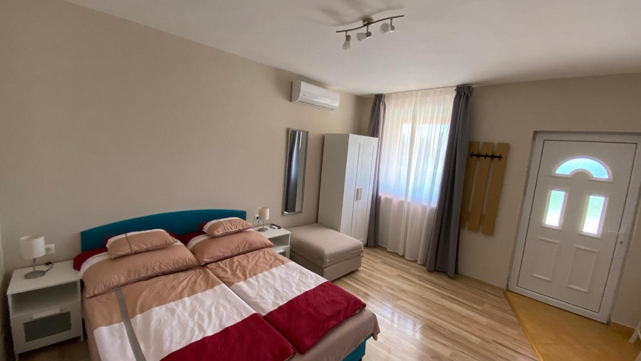 Korall Apartman Balatonfuzfo Exterior foto